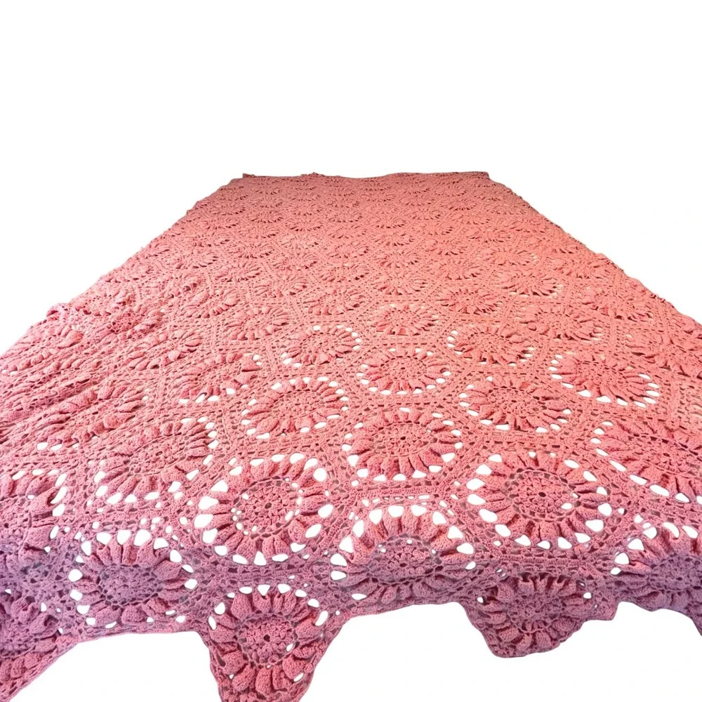 Vintage Handmade Pink Crochet Sunflower Popcorn Stitch Bedspread Coverlet Boho